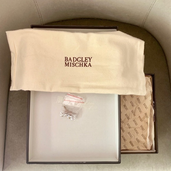 Badgley Mischka Silver and Gold Bow Heels - Picture 6 of 6